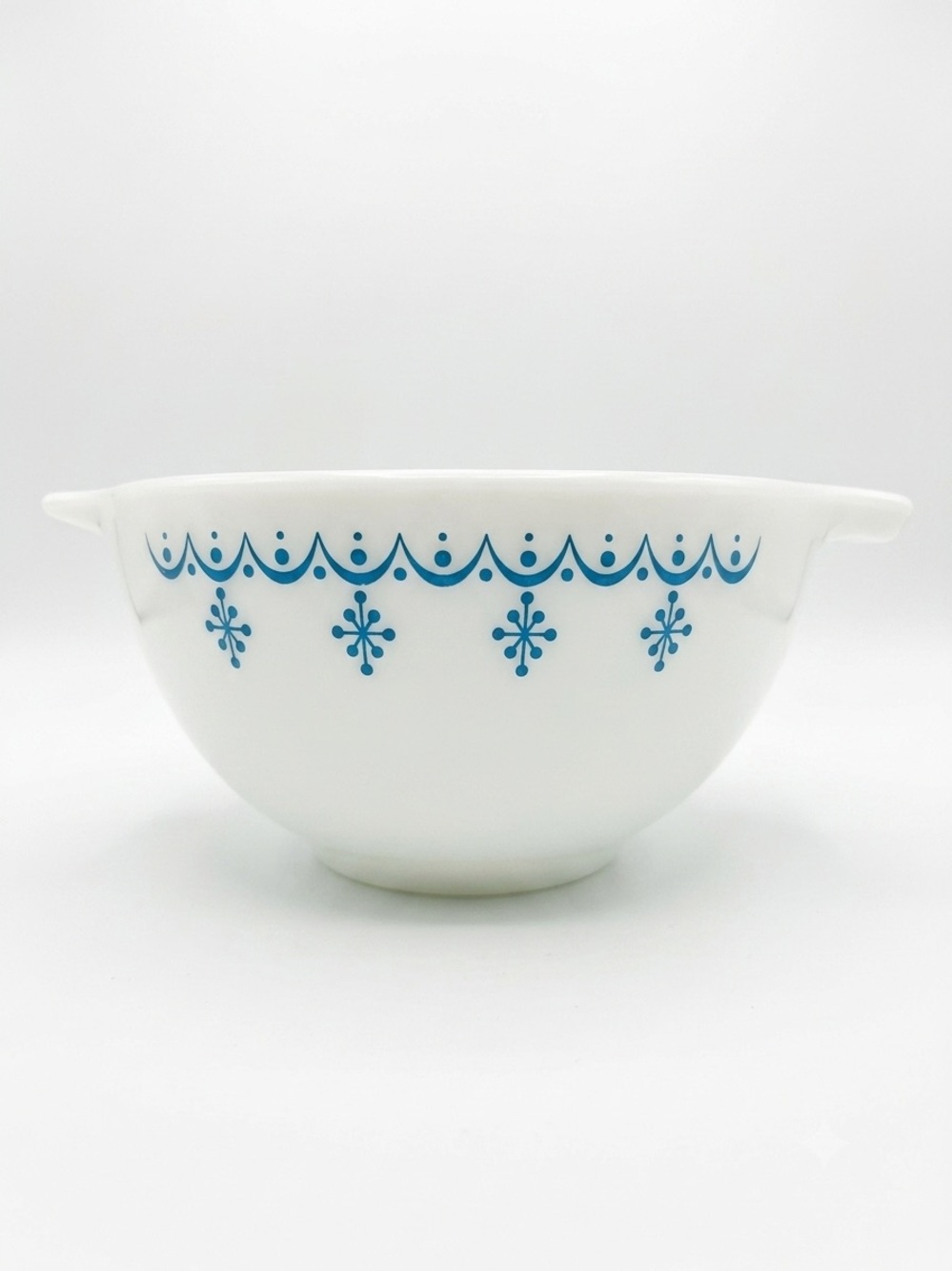 Vintage Pyrex Blue Snowflake Garland Cinderella Mixing Bowl #441 1.5 Pt